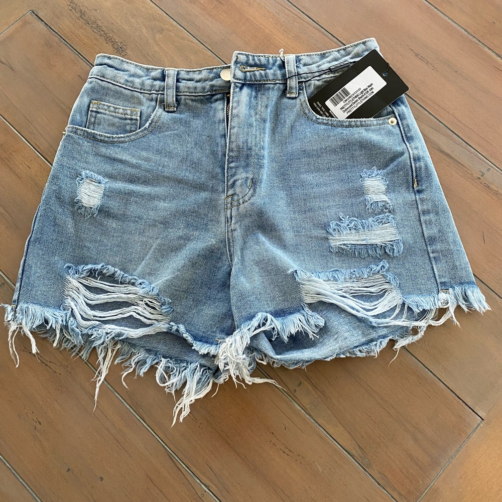 Pretty Little Thing Distressed Denim Shorts Sz4